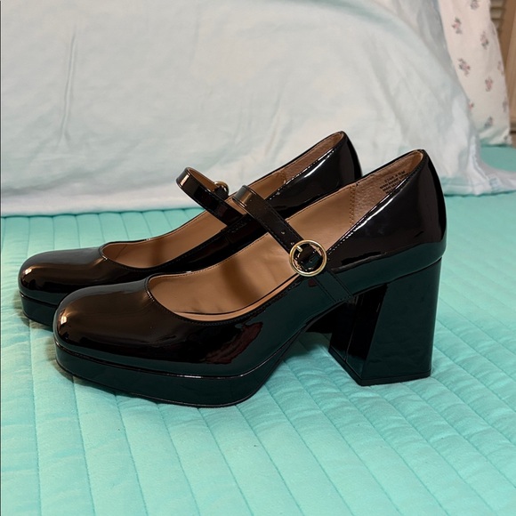 Crown & Ivy Black Patent Mary Jane Heels - Picture 2 of 13